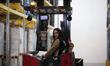 Invitan a mujeres a certificarse como montacarguistas