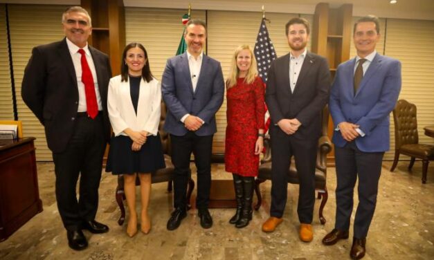 Visita Cónsul de EU en Monterrey al alcalde Adrián de la Garza