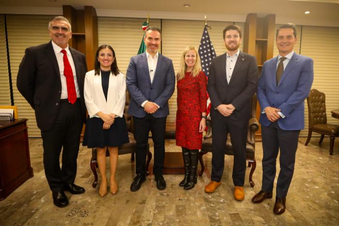 Visita Cónsul de EU en Monterrey al alcalde Adrián de la Garza
