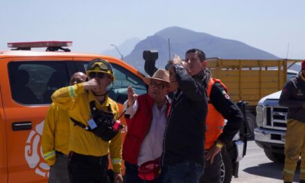 Apoya Escobedo combate a incendio forestal en El Fraile