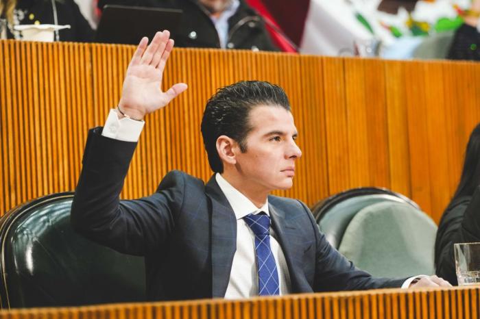 Reconoce Miguel Flores liderazgo de NL en infraestructura carretera