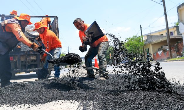 APLICA GUADALUPE OPERATIVO DE BACHEO EN CAÑADA BLANCA